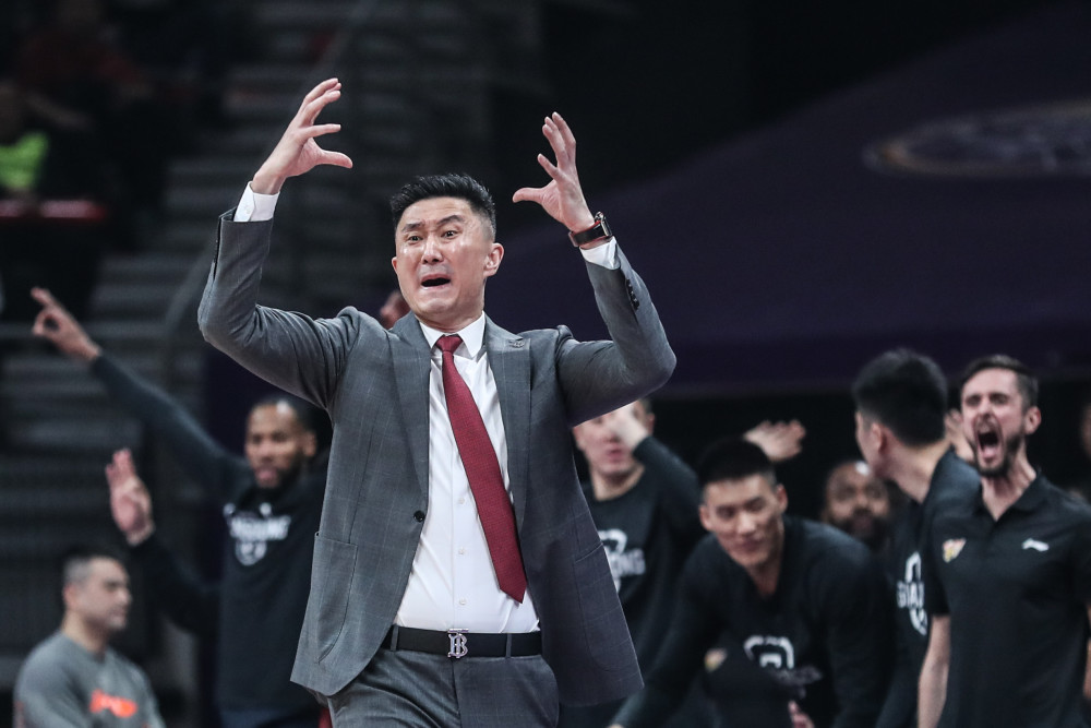 包含网球热身赛焦点战：闽南麒麟队逆转渝州旋风队，客场强势带走胜利。韧性比赛的样板的词条