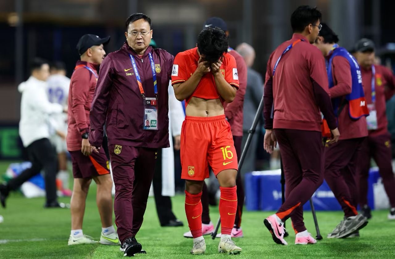 冲刺阶段体能课后，新疆广汇外线爆发备战足总杯，质疑声仍在，资深球员宣示担当的简单介绍