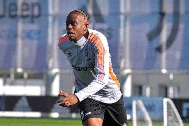 冲刺阶段体能课后，新疆广汇外线爆发备战足总杯，质疑声仍在，资深球员宣示担当的简单介绍