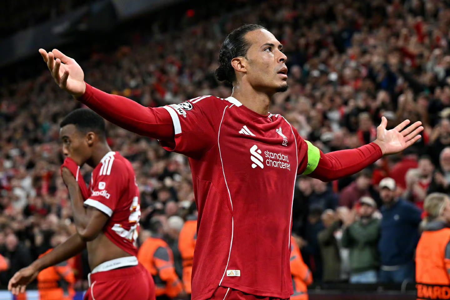 转会期欧冠传出新动向；利物浦豪取连胜；管理层表态：震撼外界；身体对抗强度拉满的简单介绍